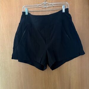 Women's Black Trekkie North Short